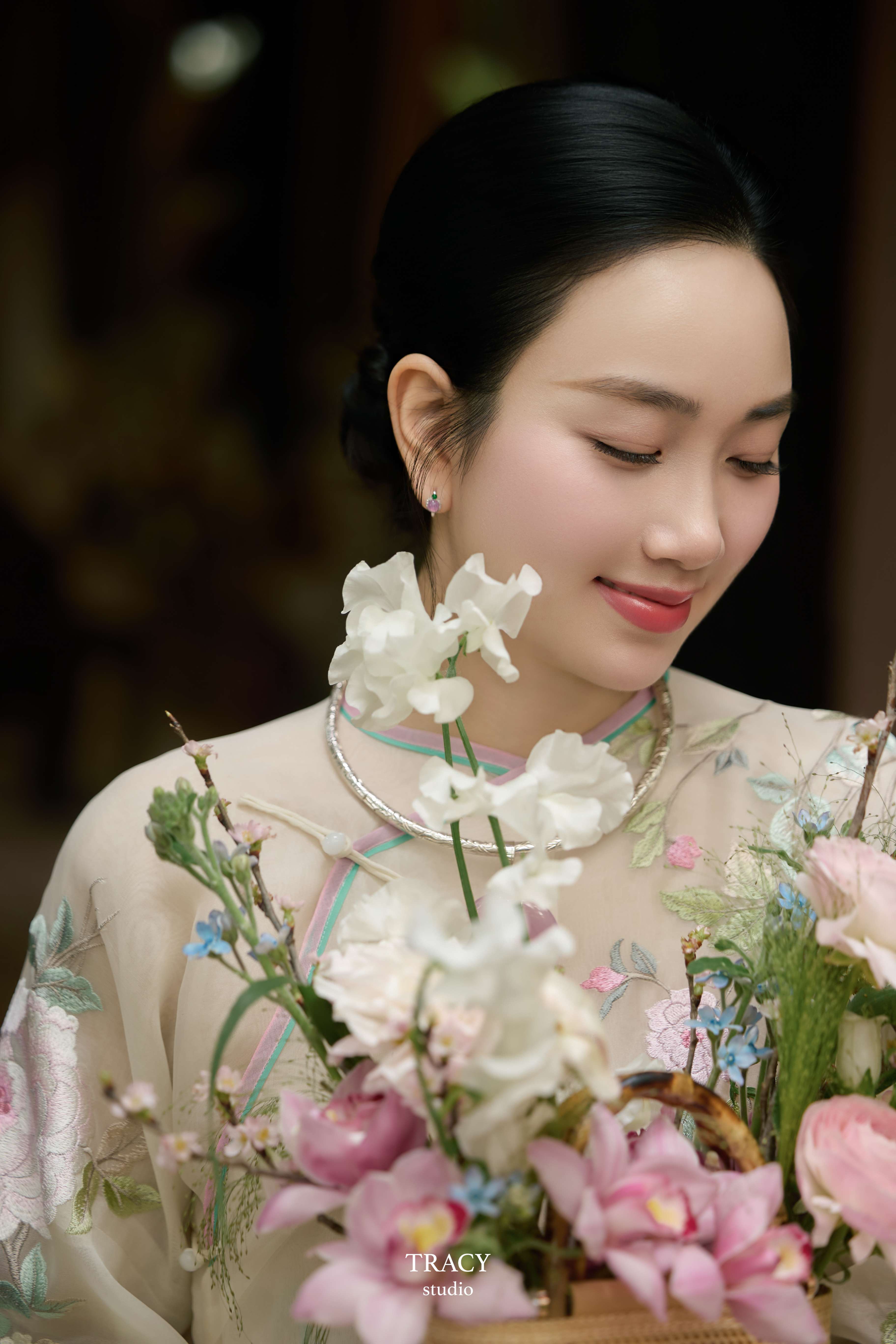 frontend/img/gallery/anh-tet-yem-ao-dai/tracy-studio-chup-ao-dai-lan-huong (11).jpg